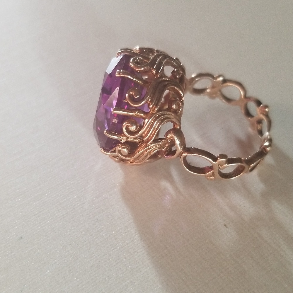Gorgeous Vintage Purple Stone Ring ~Sz 5